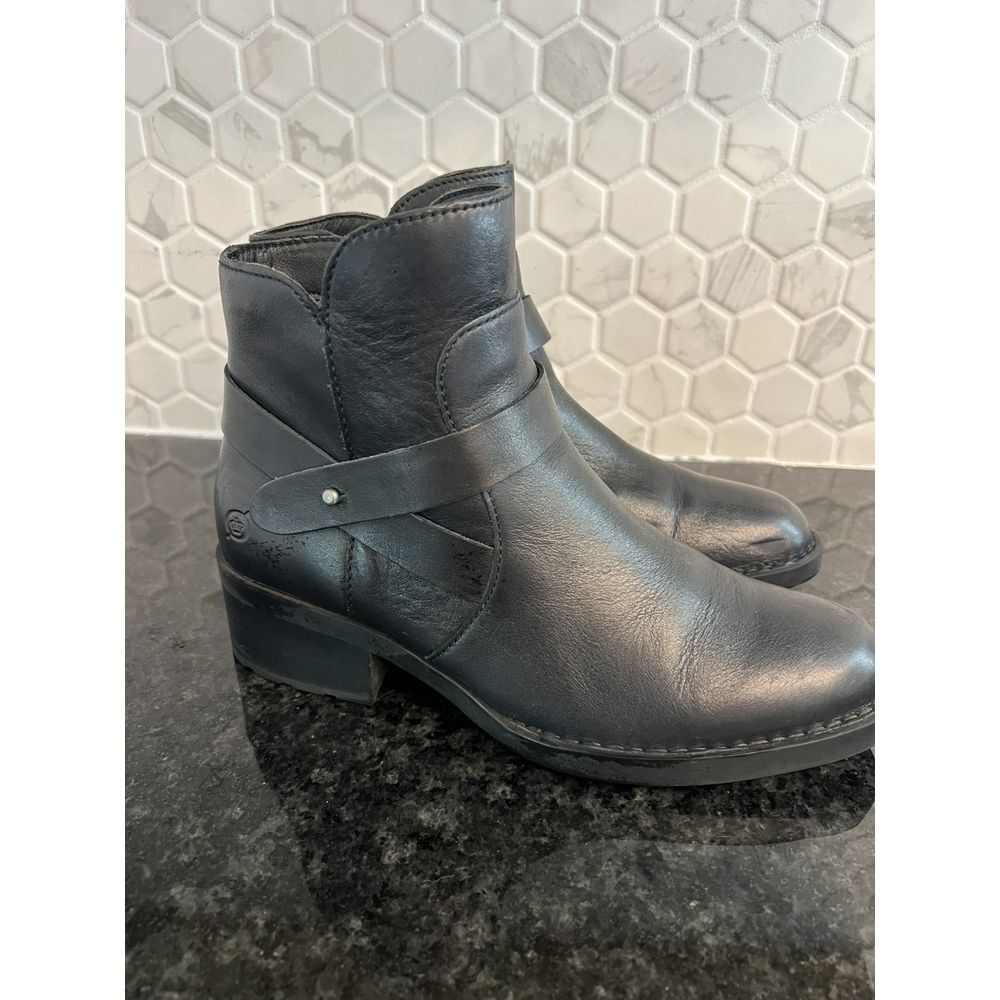 BORN Women's Size 8 M Black Leather Upper High Ankle Zipper Boots Moto Boots - Picture 2 of 10